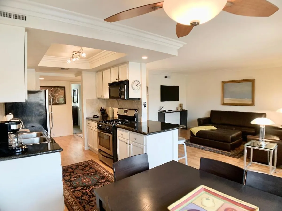 Διαμέρισμα Central Palm Springs One Bedroom With Balcony & Pool